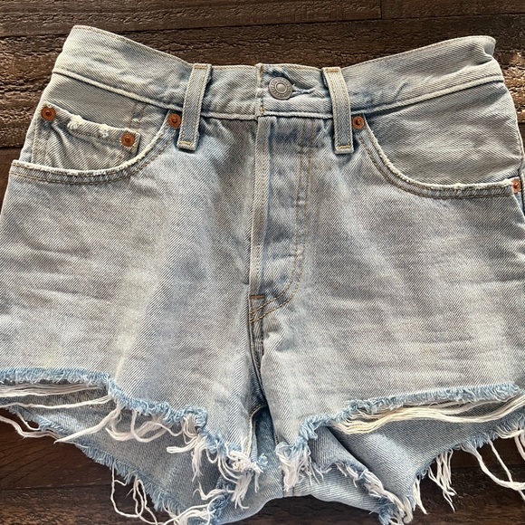 Levi’s Womens denim shorts - Picture 1 of 4